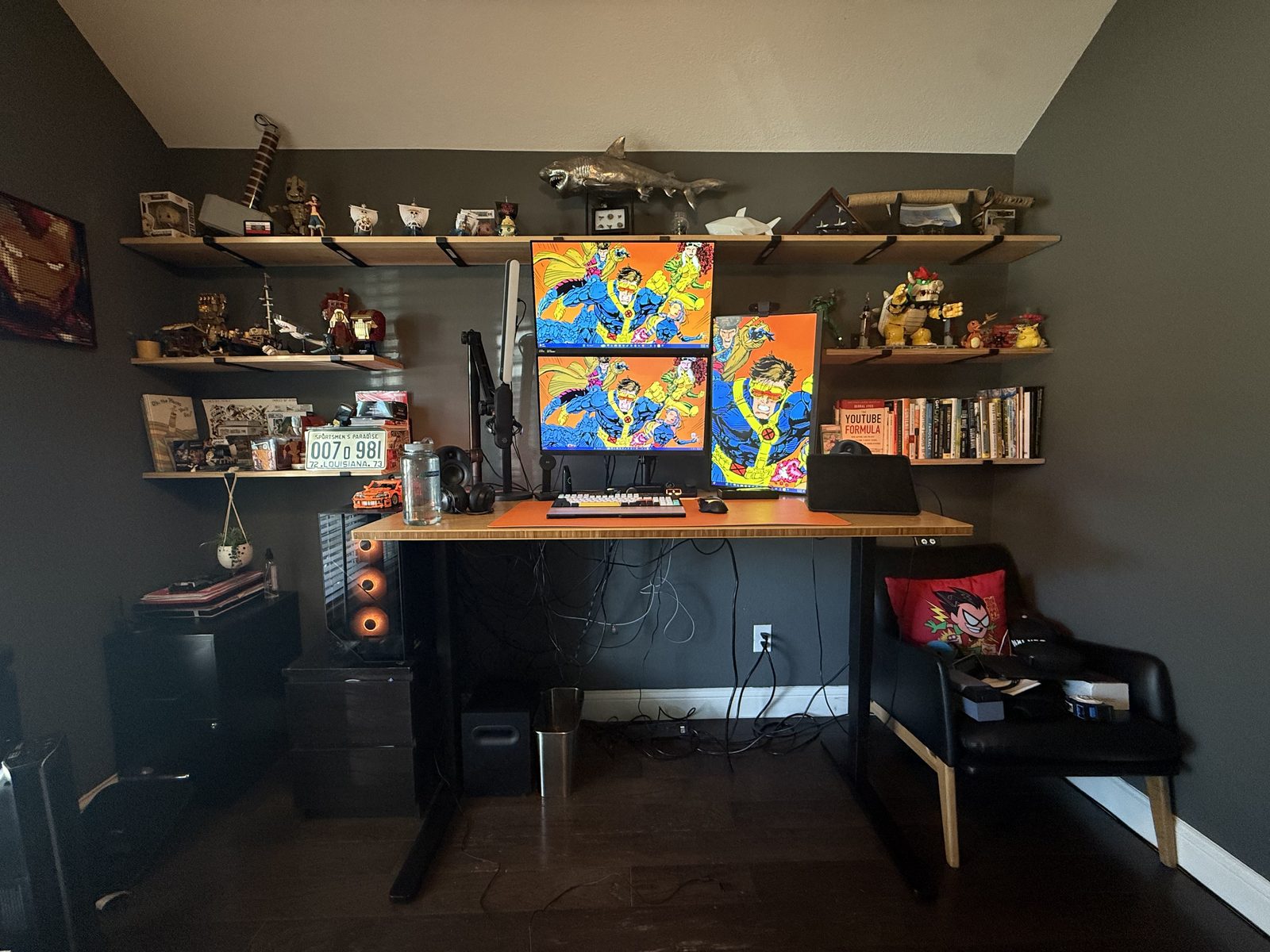 My original 60 inch UPLIFT V3 2-leg desk with the old cable mess underneath