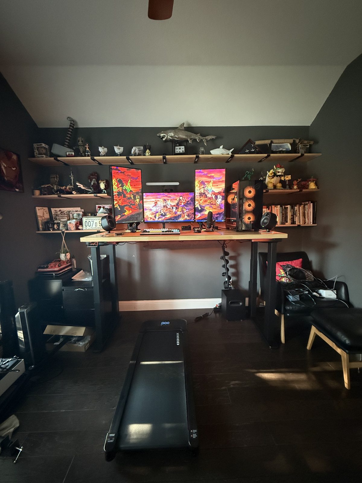 The full office with the V3 4-Leg at standing height and the walking pad out on the floor